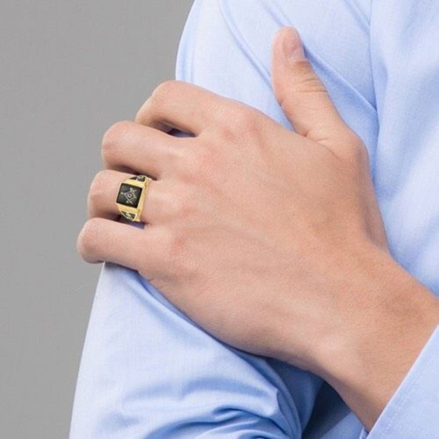 10k Men's Polished, Antiqued and Textured Onyx Masonic Ring