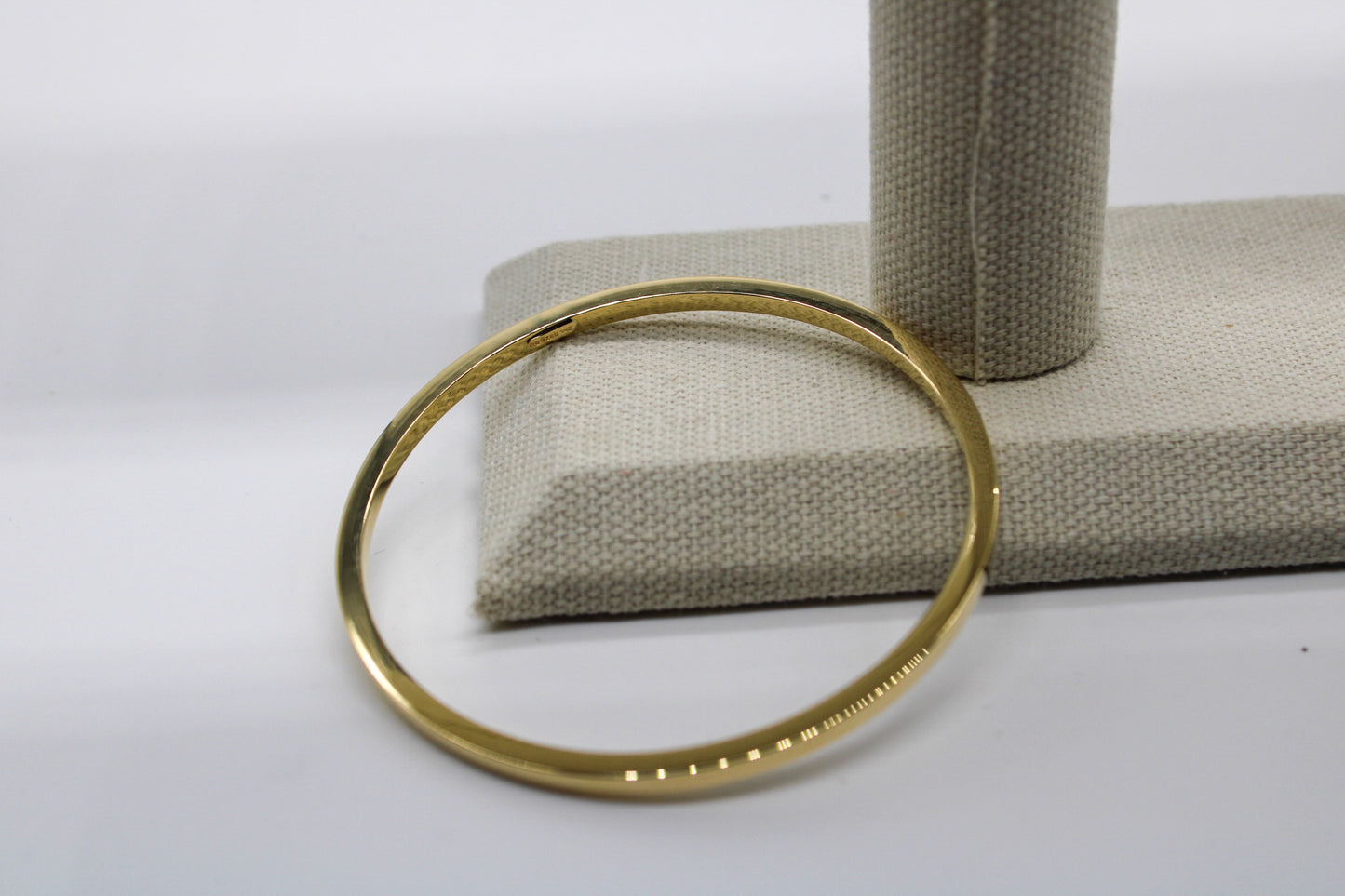 14k Gold Bangle, 3mm wide.