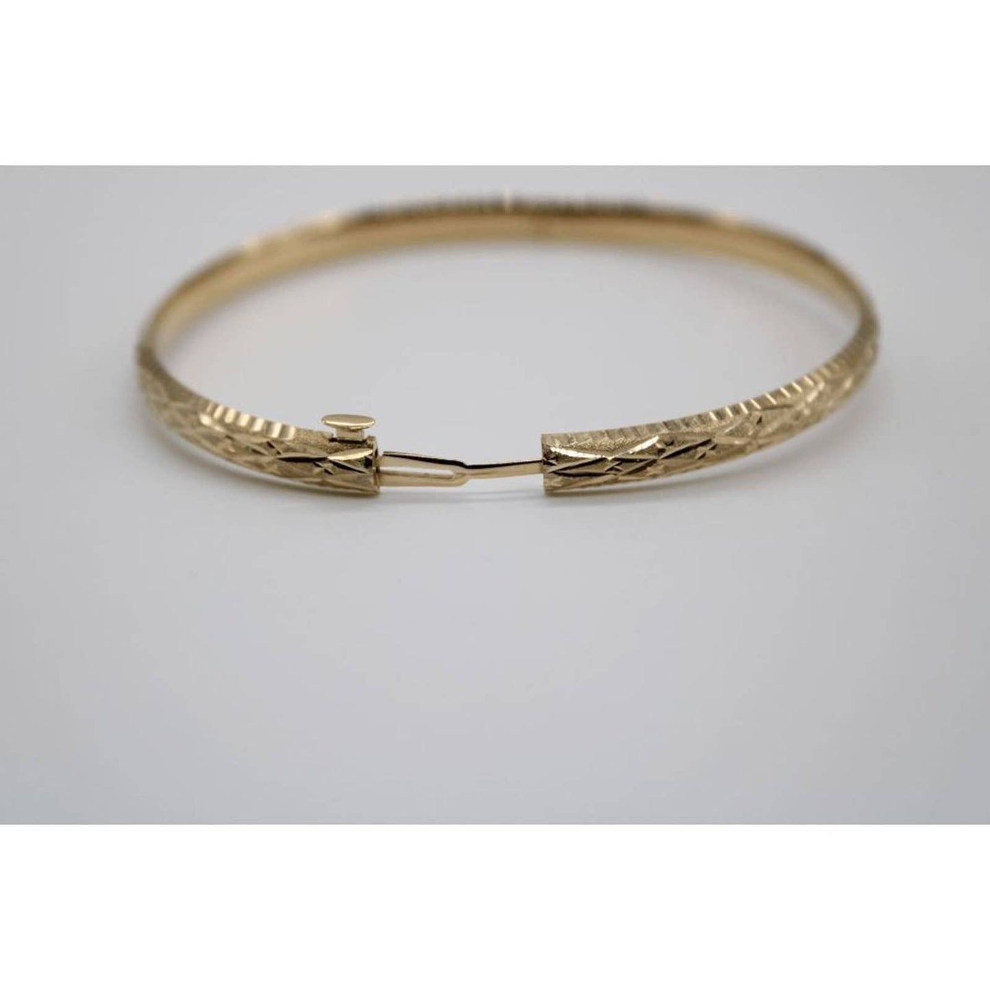 14k 3/16 Diamond-cut Fancy Hinged Bangle Bracelet