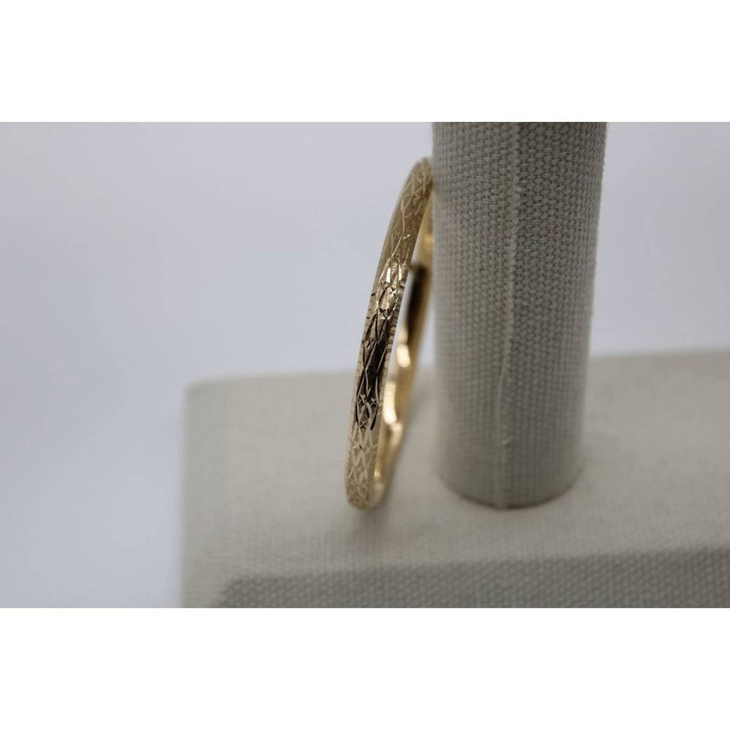 14k 3/16 Diamond-cut Fancy Hinged Bangle Bracelet