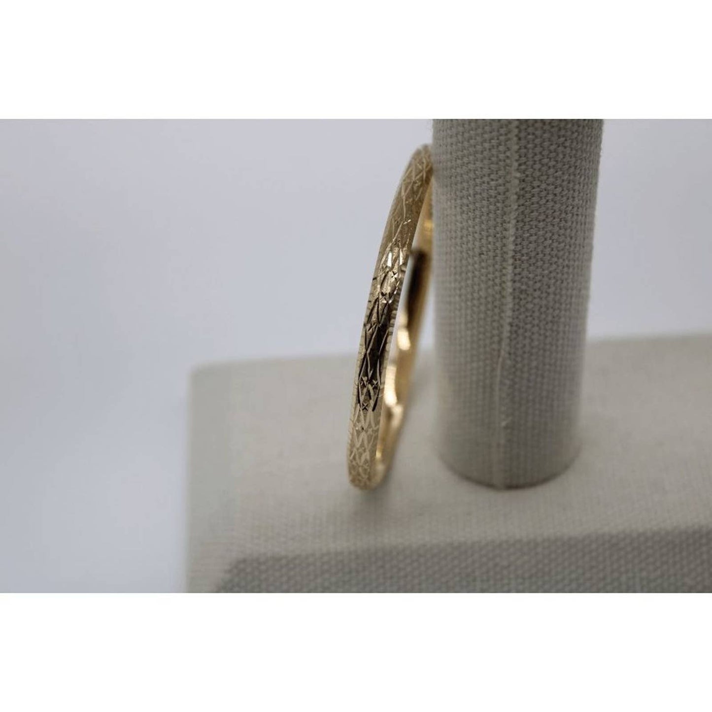 14k 3/16 Diamond-cut Fancy Hinged Bangle Bracelet