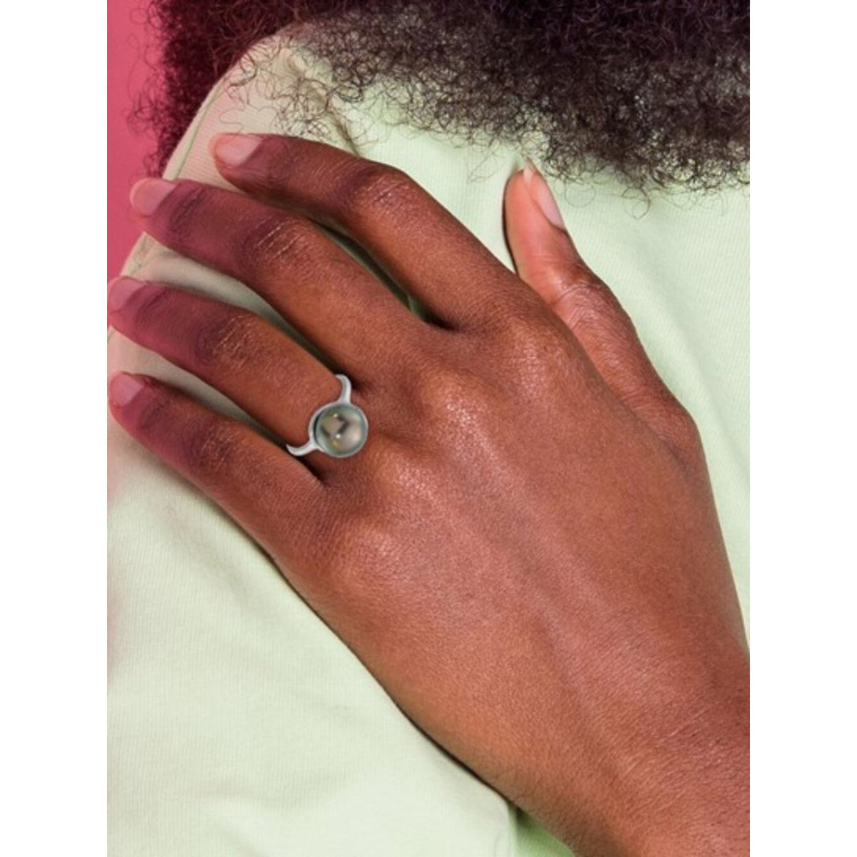 Modern Elegance: 14K White Gold Brushed Black Tahitian Pearl Ring
