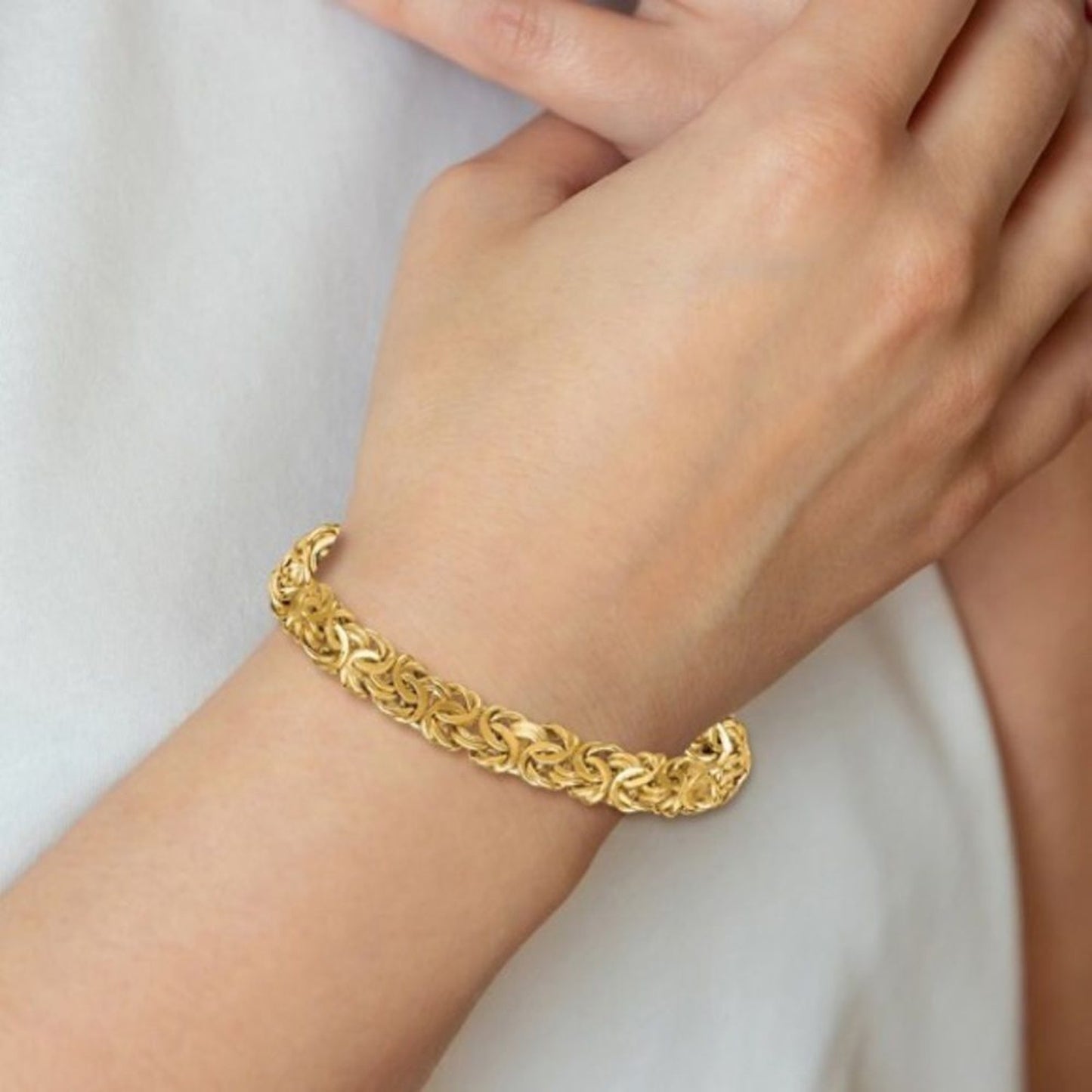 18k Gold Byzantine Bracelet with Sapphires: 7.5 inches long. Made in Italy