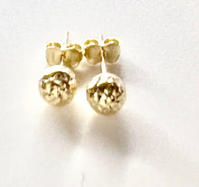 Load image into Gallery viewer, 14k Gold Diamond Cut Ball Earrings
