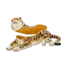 Load image into Gallery viewer, 14k Polished Diamond Cut Green Enamel Tiger Necklace with free gift
